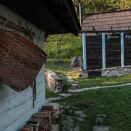 Zbojnícke Chalúpky Chalé Cavoj