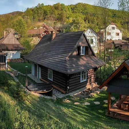 Chalé Zbojnícke Chalúpky Cavoj