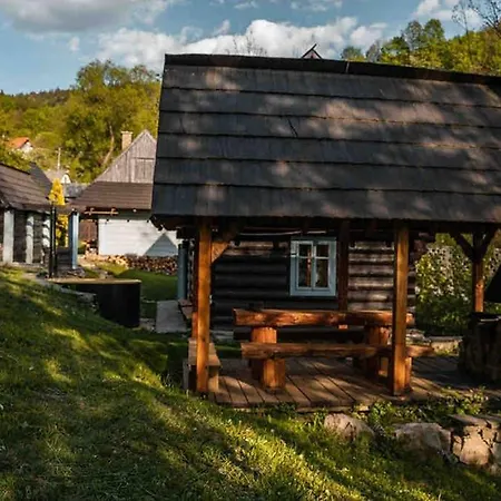 Zbojnicke Chalupky * Cavoj