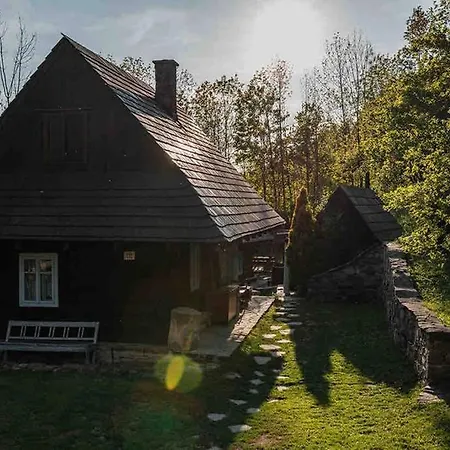 Chalé Zbojnícke Chalúpky *