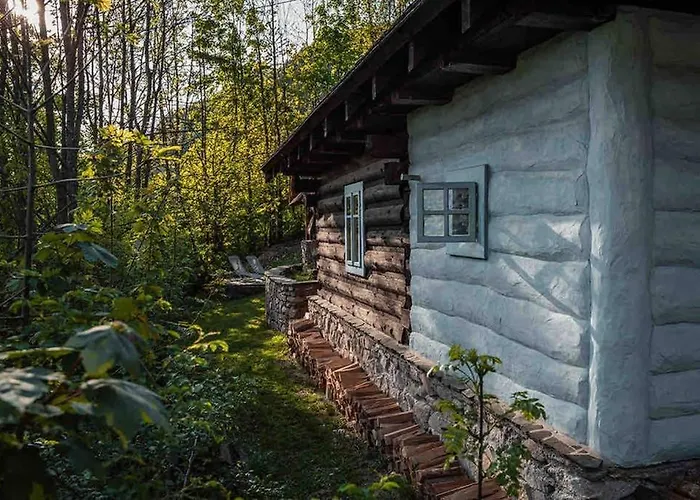 Zbojnicke Chalupky * Čavoj