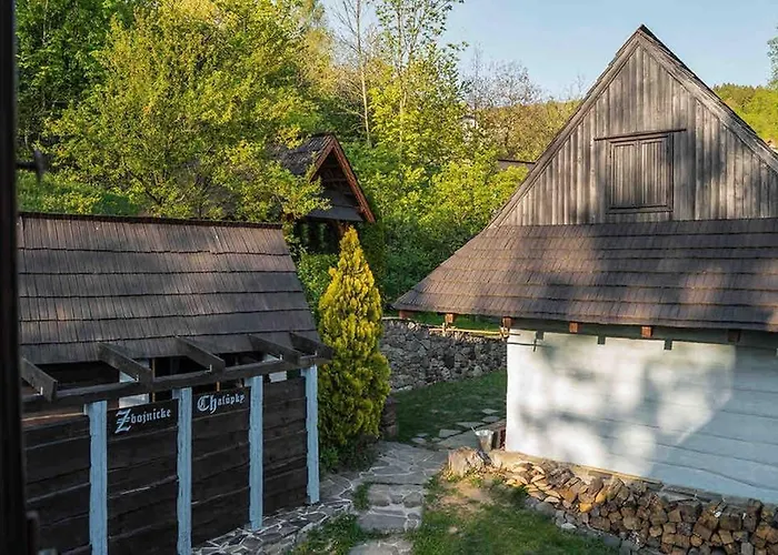 Zbojnicke Chalupky *