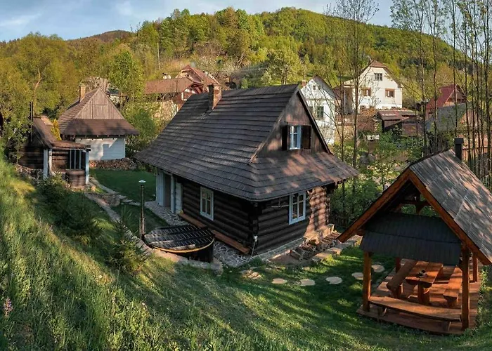 シャレー Zbojnicke Chalupky Čavoj